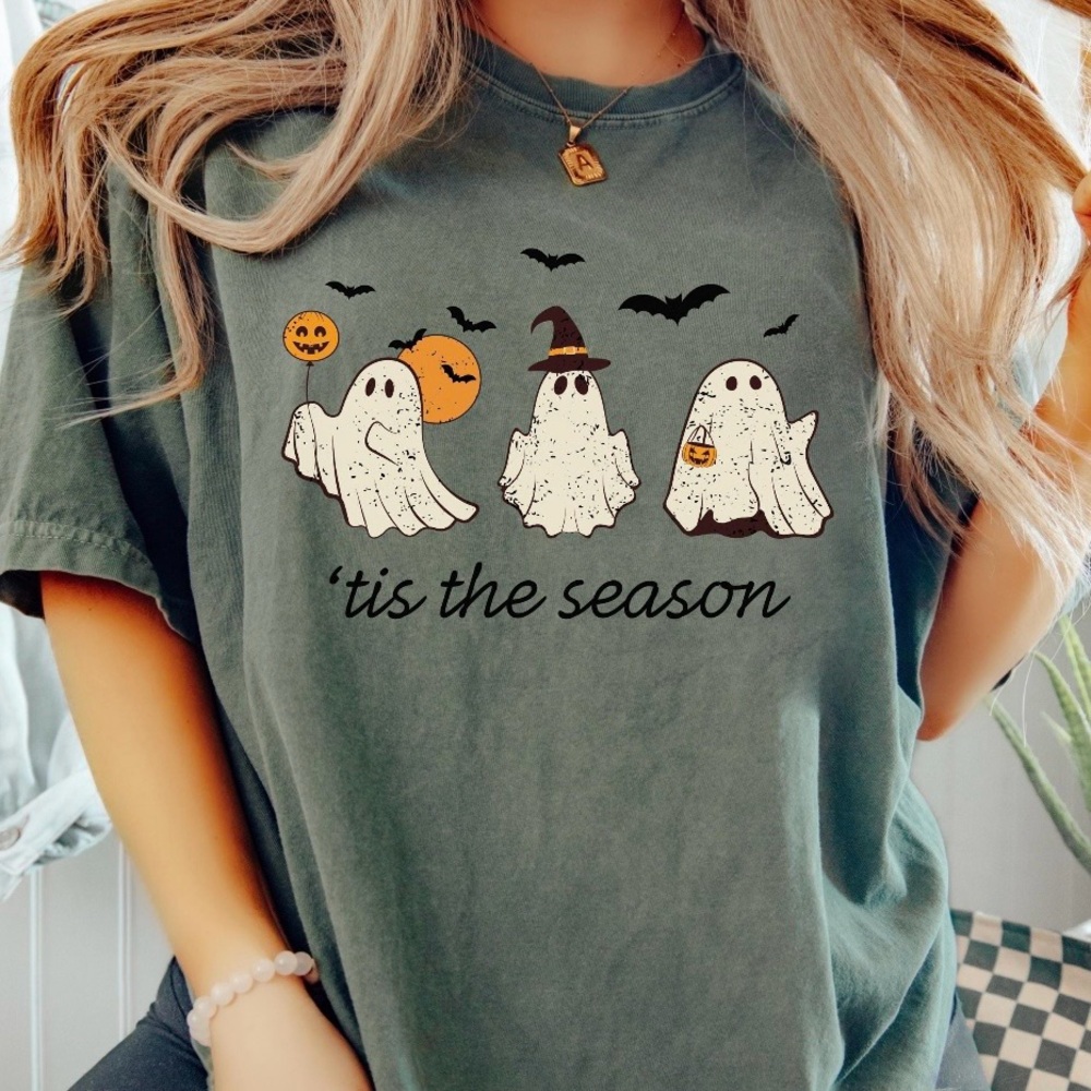 NEW ‘Tis the Season Green Halloween Frolicking Ghost Comfort Colors T-Shirt